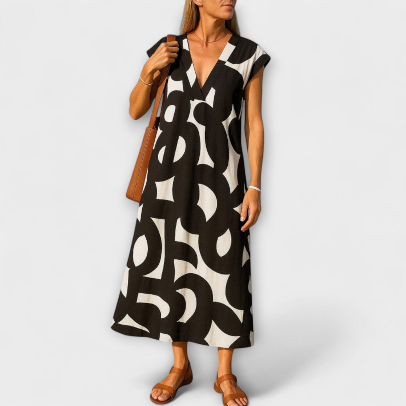 Linae – Lightweight Dress with V-Neck