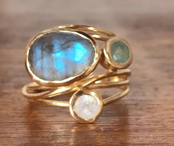 Vintage Ingelaste Blue Moonstone Ring